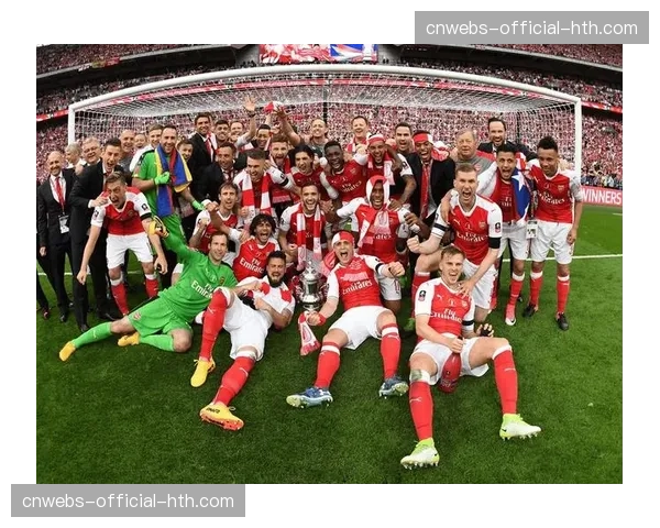 科隆队内进行高强度小型场地对抗赛,侧重快速攻防转换 科隆队内进行高强度小型场地对抗赛,侧重快速攻防转换